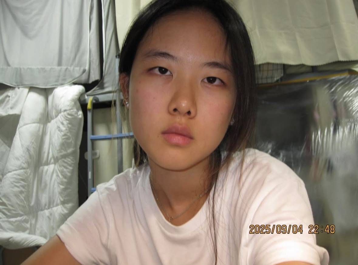 何一