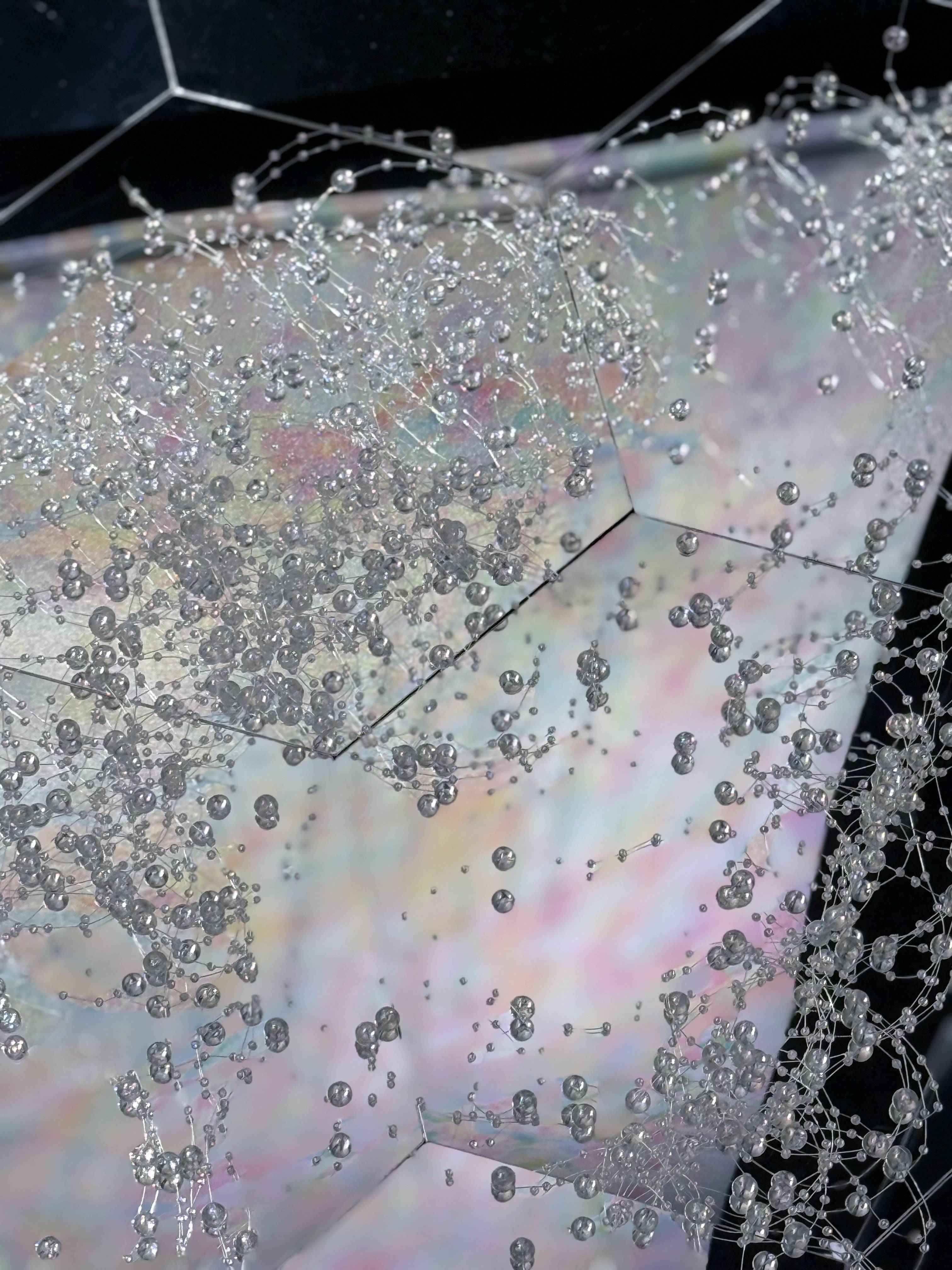 她于几重潋滟间 She, Amid the Folds of Algorithmic Luster - 图片 7